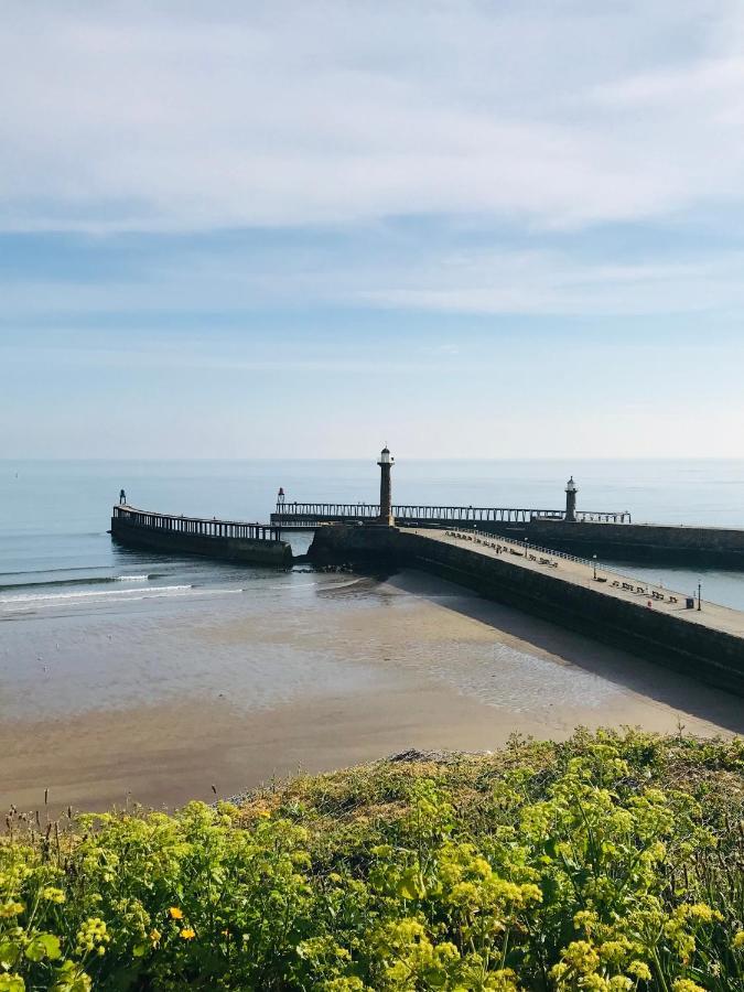 Low Tide Whitby Extérieur photo